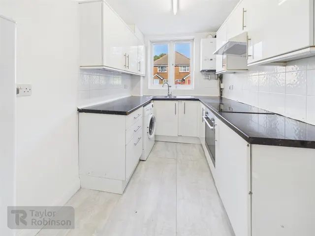 Portland Road, Dorking, RH4, photo 2