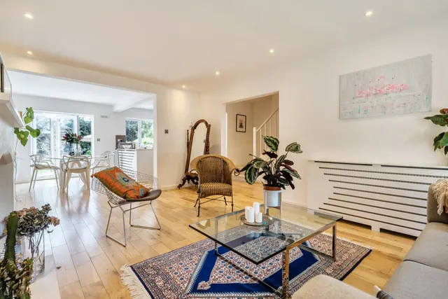 Rising Hill Close, Northwood, HA6, photo 3