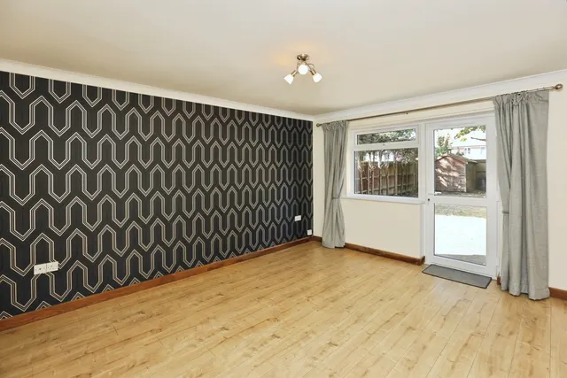 Woolwich Close, Bursledon, SO31, photo 3