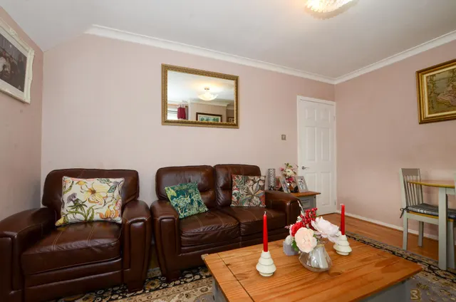 Halsey Place, Watford, WD24, photo 2