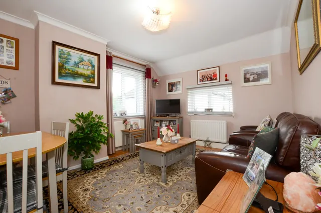 Halsey Place, Watford, WD24, photo 3