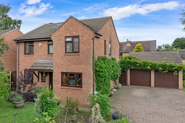 St. James Close, Harvington, WR11, photo 1