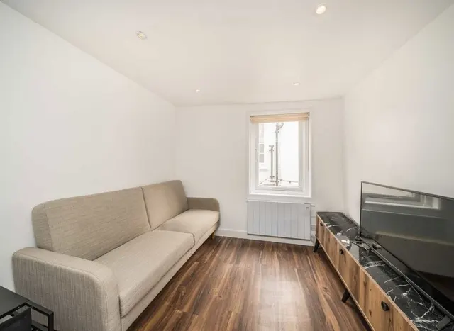 Paved Court, Richmond, TW9, photo 2