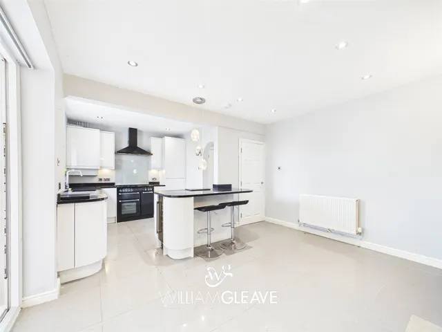 Photo 3 — Kings Avenue, Llandudno, Conwy, LL30 2BQ