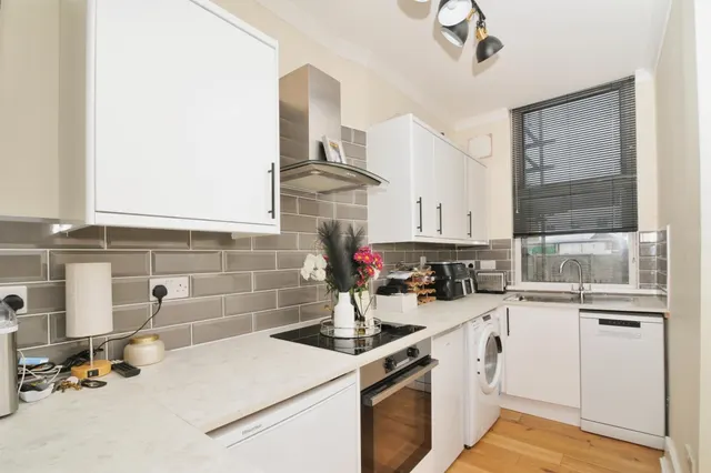 Upper Maze Hill, St. Leonards-On-Sea, TN38, photo 3