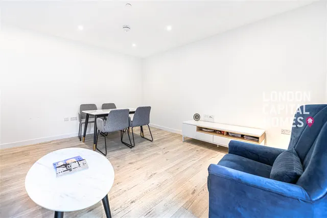 Coster Avenue, London, photo 3
