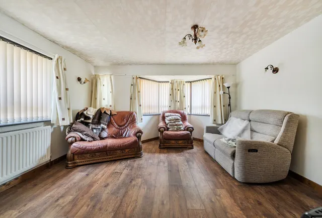 Photo 3 — Gorse Leas, Oxfordshire, Headington, OX3 9DJ