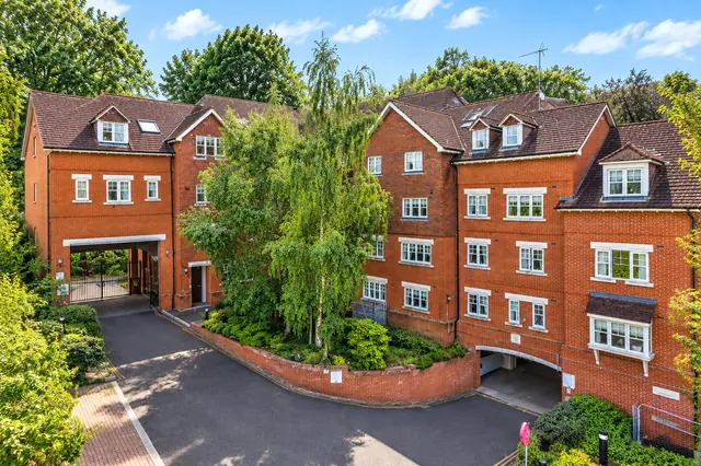 Heathside Road, Woking, GU22, photo 1
