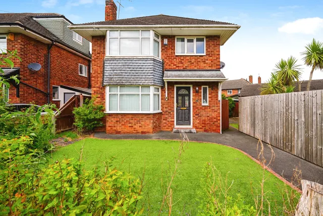 Photo 2 — Grange Mount, Wirral