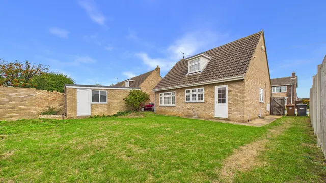Photo 2 — Buttermere Place, Peterborough, PE4