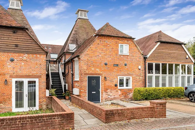 Oast Lane, Upper Froyle, GU34, photo 1