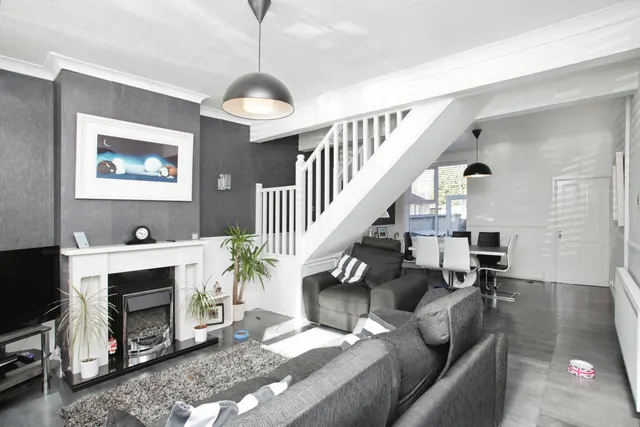 King Edward Road, Nuneaton, photo 1