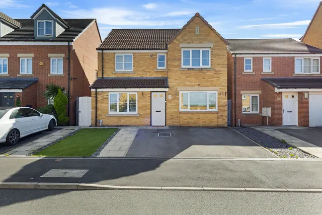 Lumley Gardens, Castleford, photo 1