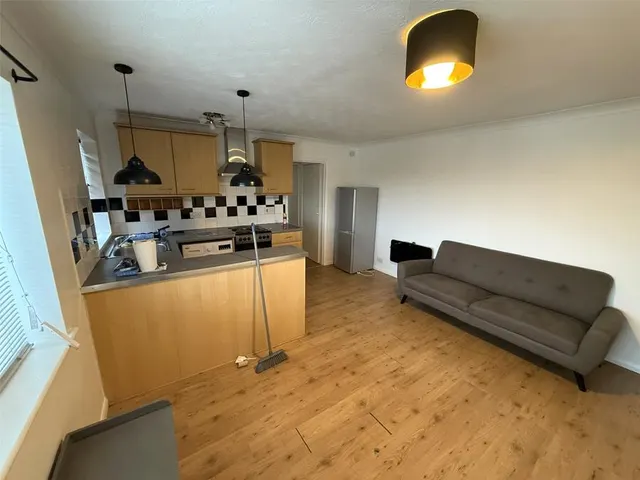 Chiltern Avenue, High Wycombe, HP12, photo 2