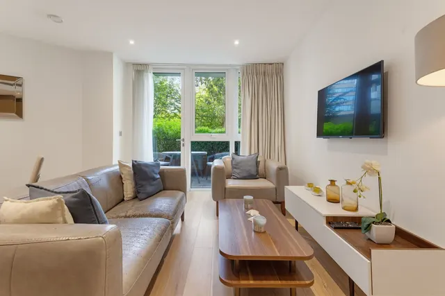 Photo 3 — 47 Beadon Road, London, W6 0BT