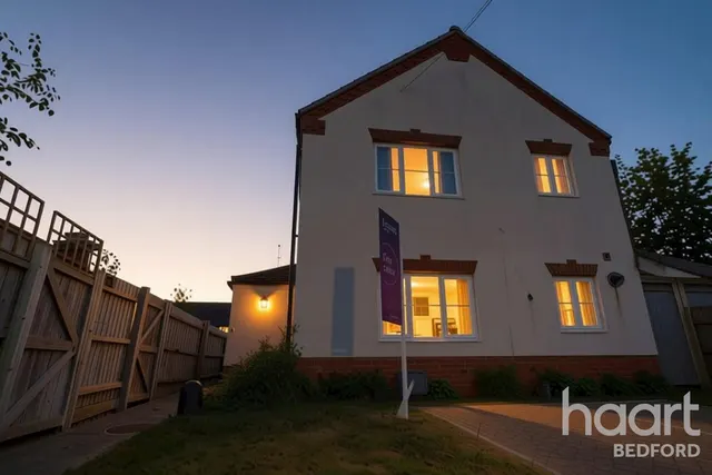 Eagle Way, Bedford, MK43, photo 1