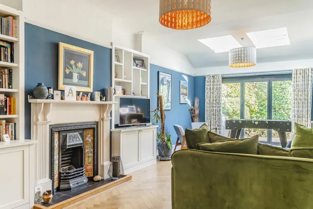 Abbotswood Road, SW16, photo 3