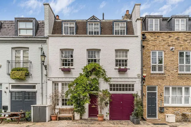 Hyde Park Gardens Mews, London, W2 2NX, photo 1