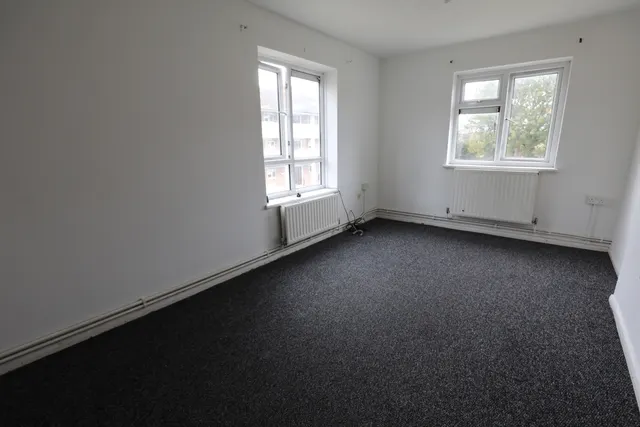 Photo 3 — Mawneys, Romford, RM7 8EA