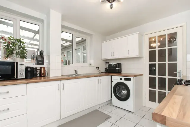 Photo 2 — Chaulden Terrace, Hemel Hempstead, Hertfordshire, HP1 2AN