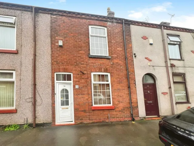 Selwyn Street, Leigh, WN7, photo 1