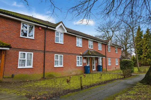 Parkfield Avenue, North Harrow HA2 6NR, photo 1