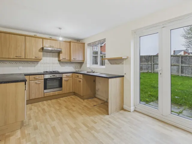 Photo 2 — Lincoln Way, North Wingfield