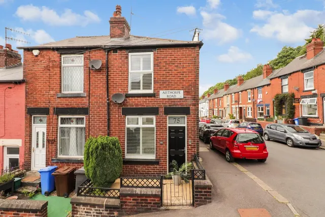 Aisthorpe Road, Woodseats, Sheffield, S8 8SY, photo 1