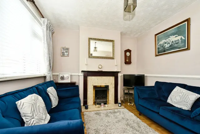 Cheney Manor Road, Swindon, SN2, photo 3