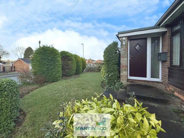Photo 3 — Curzon Drive, Worksop