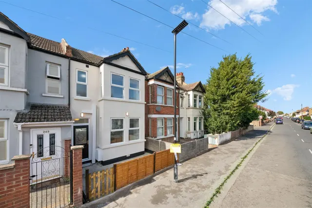 Cromwell Road, Hounslow, photo 1