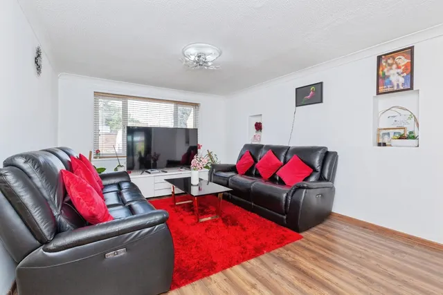 Belfry Drive, Leicester, LE3, photo 2