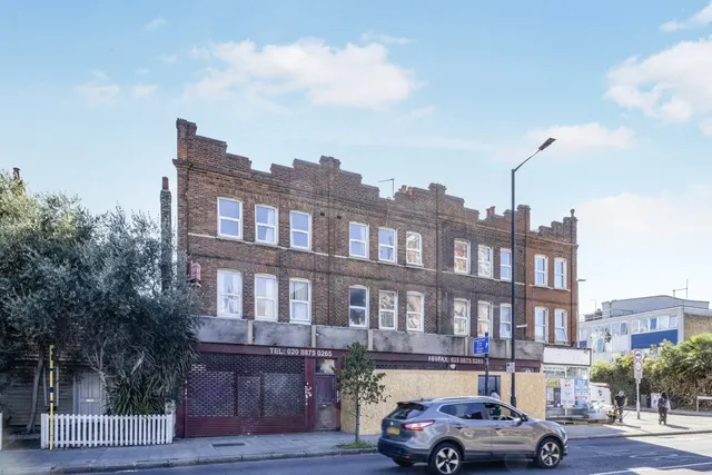 West Hill, London, SW18, photo 1