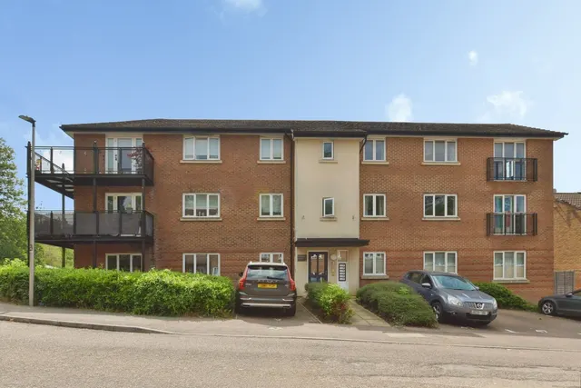Photo 2 — Hutton Avenue, Oldbrook, Milton Keynes, Buckinghamshire, MK6