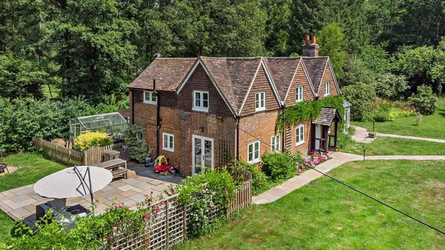 Goose Rye Road, Worplesdon, Guildford, GU3 3RQ, photo 1