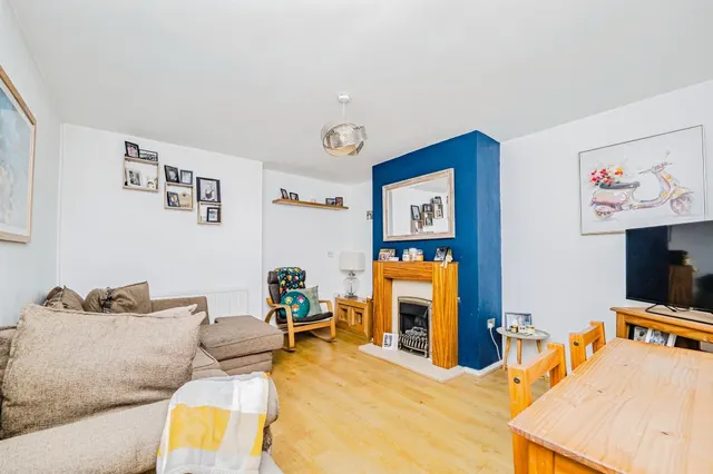 Jenner Road, Barry, CF62, photo 2