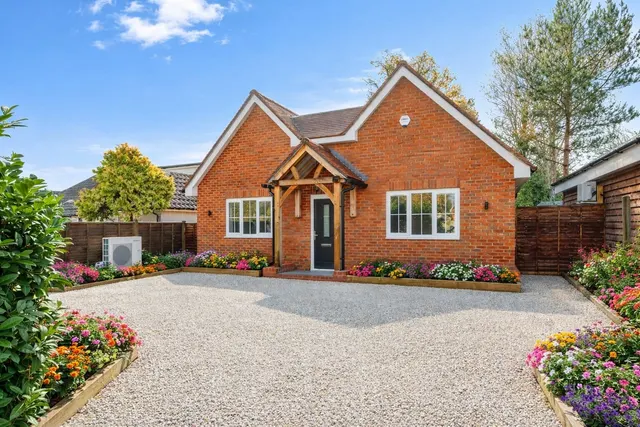 The Close, Horley, RH6, photo 1
