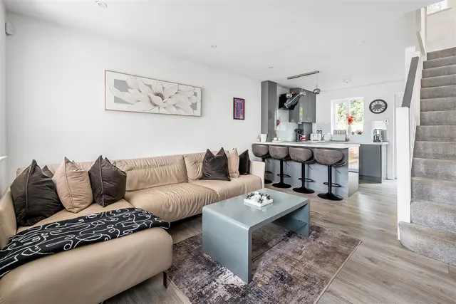 Copperfields, Fetcham, KT22, photo 3