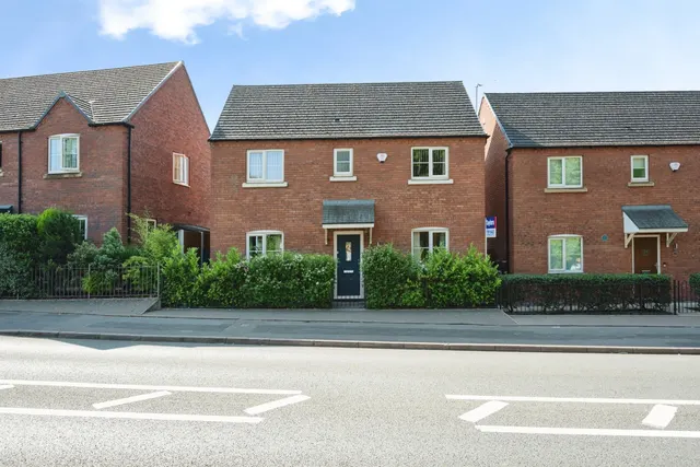High Street, Kingswinford, photo 1