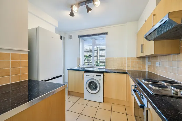 Spencer Road, London, SW20, photo 2