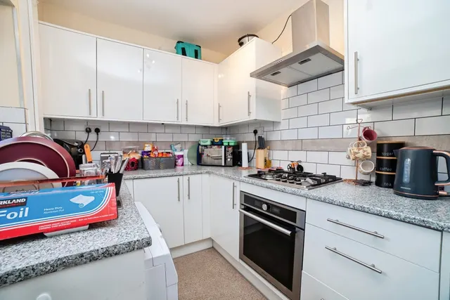 Main Street, Huthwaite, NG17, photo 2