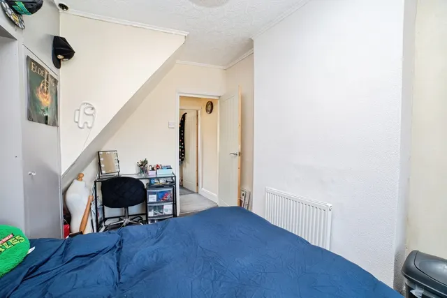 Main Street, Huthwaite, NG17, photo 3