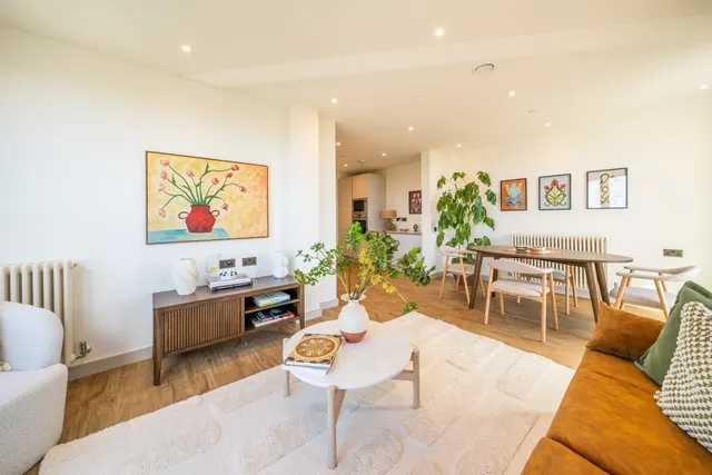 Photo 2 — The Eades, 11 Selborne Road London E17