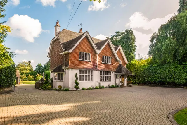 Waterhouse Lane, Kingswood, photo 3
