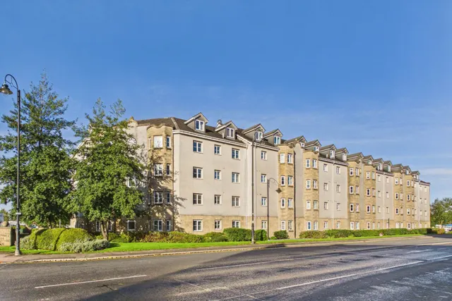 Lloyd Court, Rutherglen, photo 1