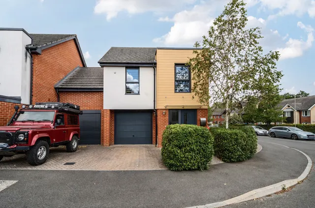 Redfields Meadow, Church Crookham, GU52, photo 1