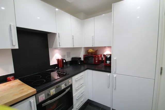Photo 3 — Alcock Crescent, Dartford