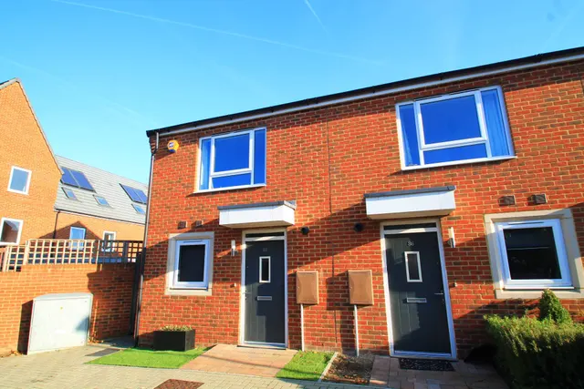 Alcock Crescent, Dartford, photo 1