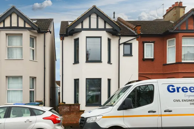Princess Avenue, Watford, WD18, photo 1