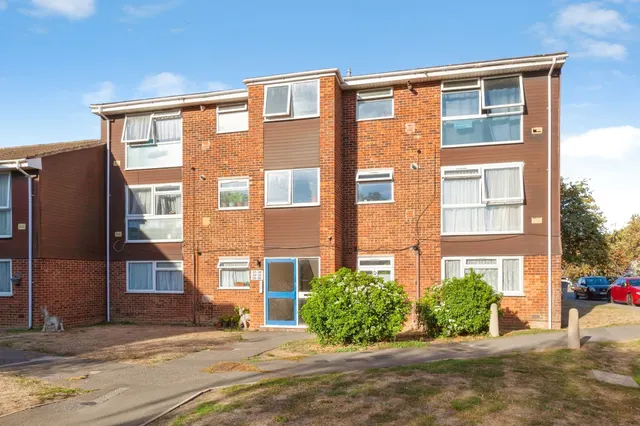 Welland Close, Slough, SL3, photo 1